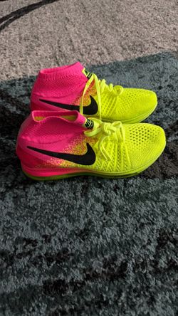Woman’s Nike shoes size 7 1/2