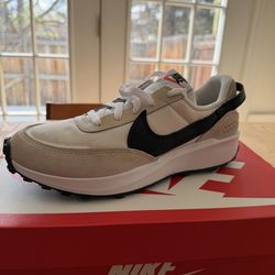 Nike Womens Waffle Debut Size 9 W