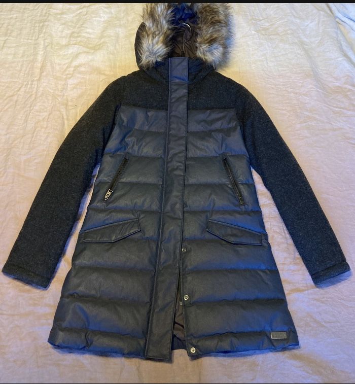 READ ENTIRE AD! NEW Women’s SOREL Parka 700 fill goose Down winter snow jacket coat size medium Patagonia navy black grey tivoli