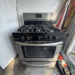 Frigidaire Stove