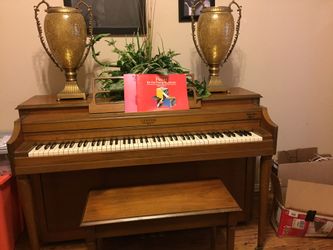 Lester Piano - Betsy Ross Shinet