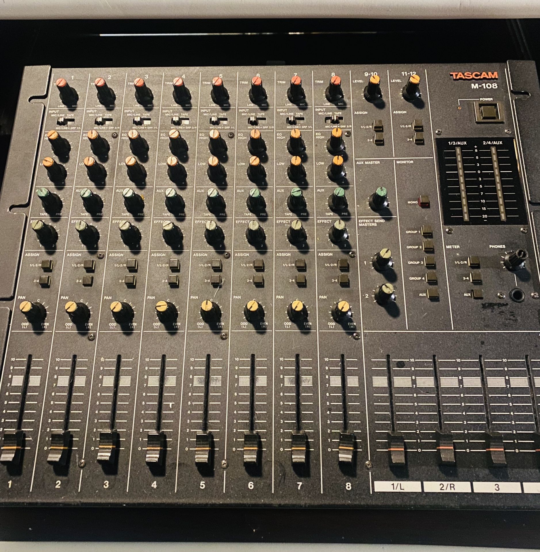 Tascam M-108