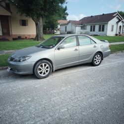 2005 Toyota Camry XLE 3.0L V6 For Sale 4 Door