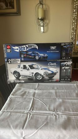 Mattel Brick Shop Hot Wheels Cadillac GTP & Corvette Bundle