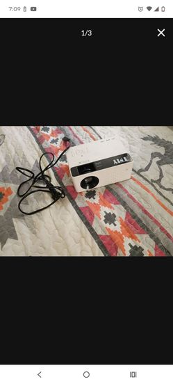 Mini proyector works good in good condition