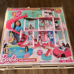 Barbie Dreamhouse (one part missing)