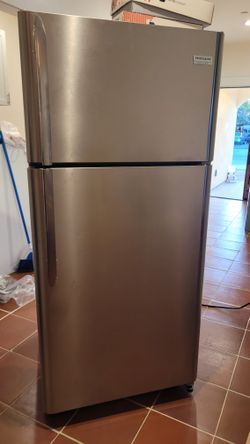 REFRIGERATOR Frigidaire