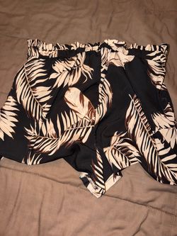 Black Tropical Leaf Print High-Waist Shorts