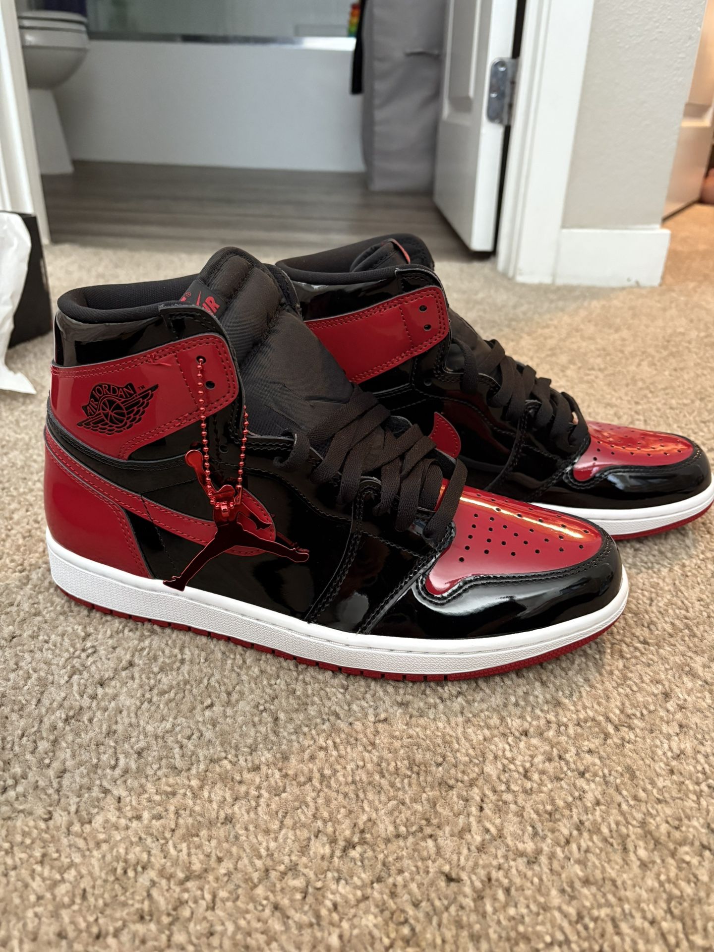 Jordan 1 Retro High OG “Patent Bred”