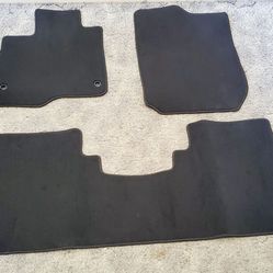 Brand New Genuine Authentic OEM 2023-2024 Honda CRV Black Carpet Floor Mat Set