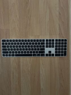 Magic Keyboard with Touch ID and Numeric