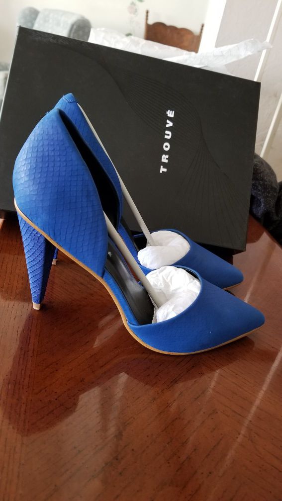 Blue heels, size 6.5M