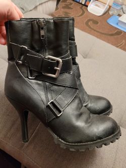 BCBG BOOTS size 8