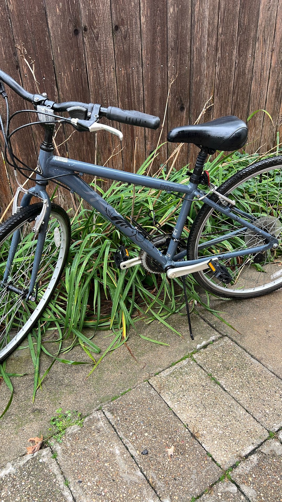 23” Grey Frame Hybrid Bike