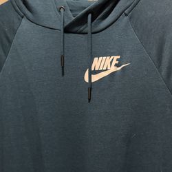 Women’s Nike Sweatshirt