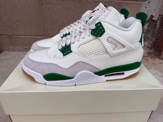 Sb Jordan 4 pine green size 10.5