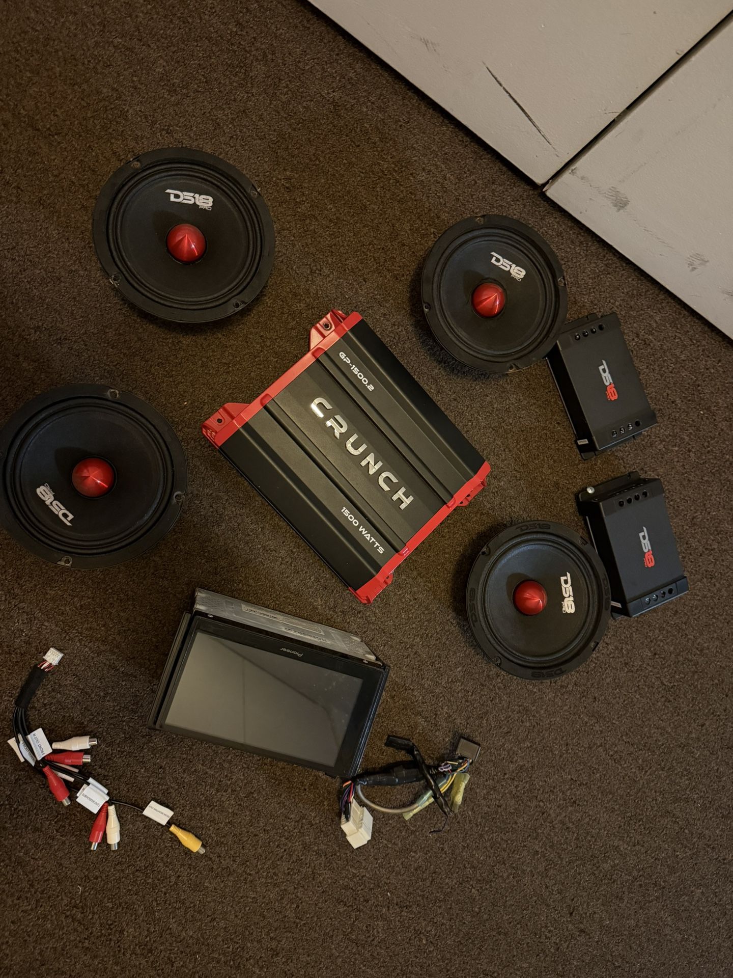 Speaker , Amps , Touch Screen Radio 