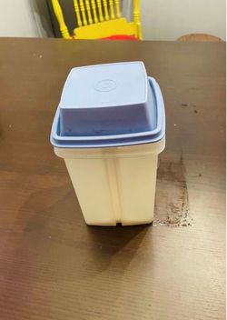 Tupperware Pick-A-Deli Pickle Keeper Container Blue 3pc Set