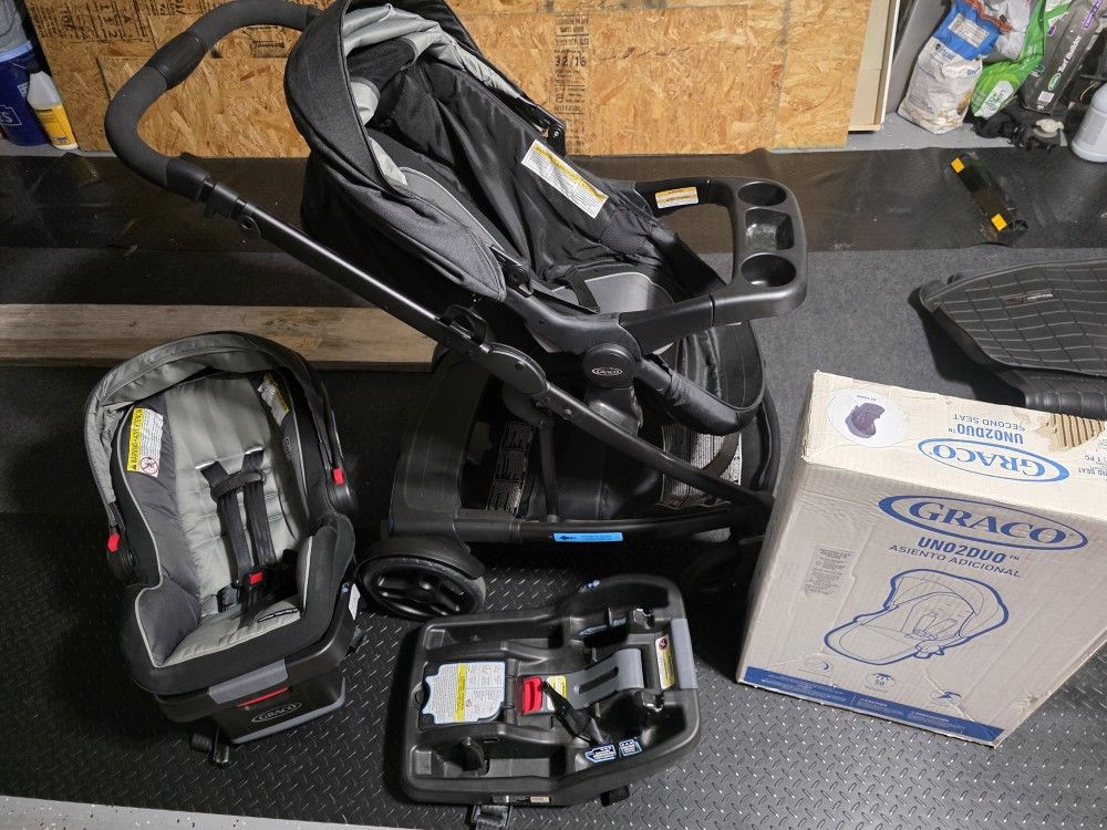 Graco Due Stroller and Seats