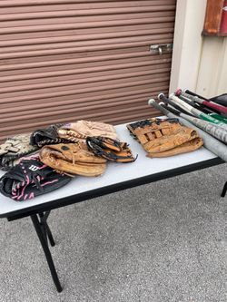 Baseball gloves