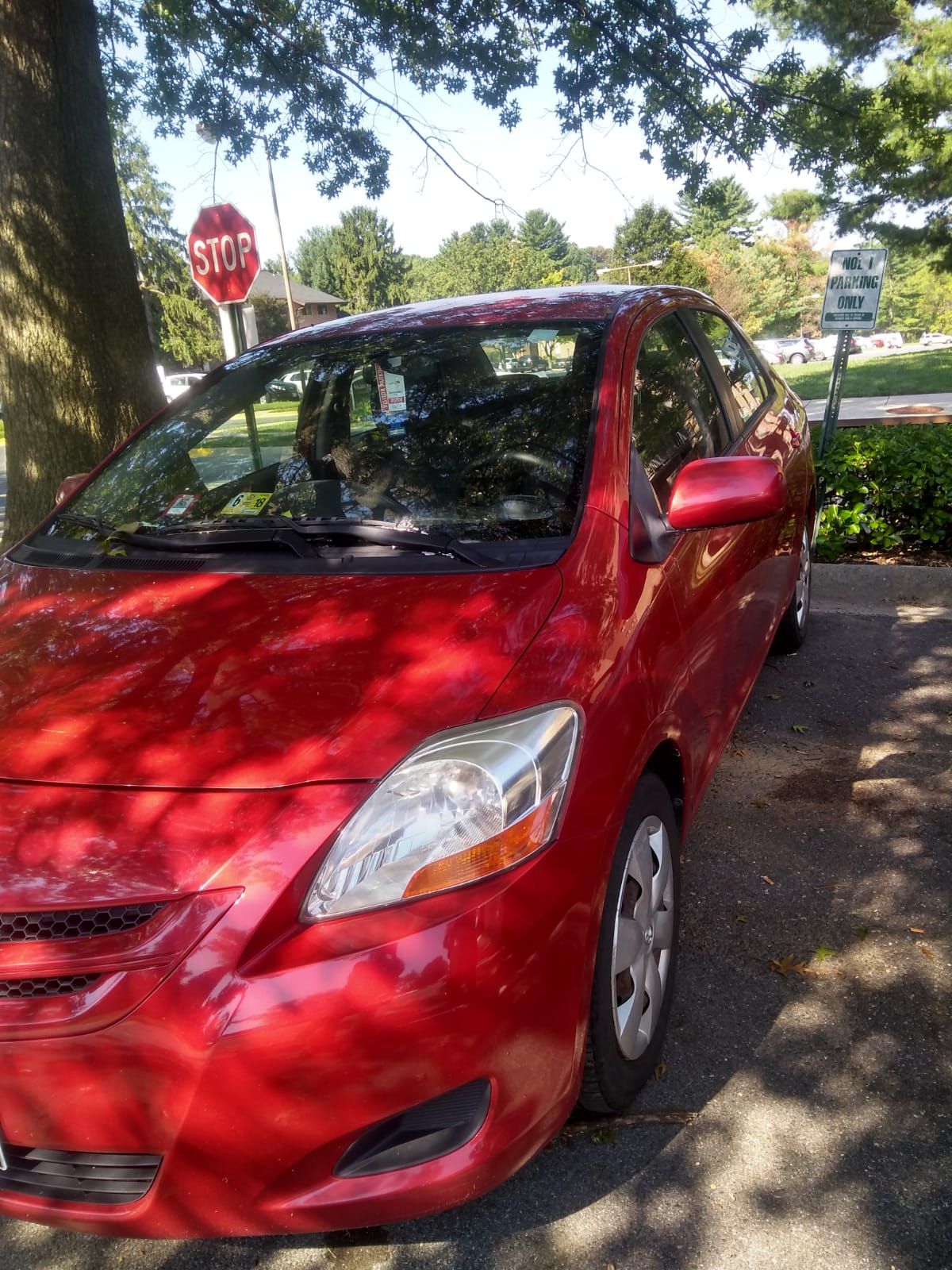 Toyota Yaris 2008 red colour