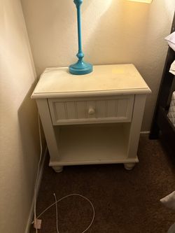 Dresser & end Table 