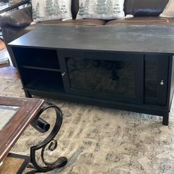 Entertainment center