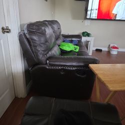 Recliner Sofas FREE