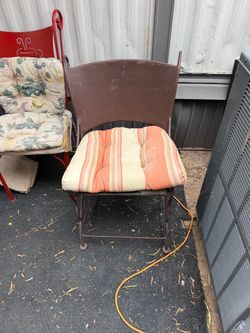 Metal Outdoor Patio Chair with Cushion