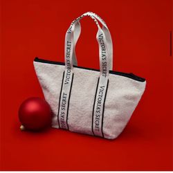 VS TOTE VICTORIAS SECRET NEW FLEECE SERPA
