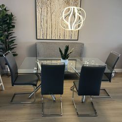 Dinning Table With Cushioned Bench 