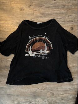 Women’s top lot $5 for all