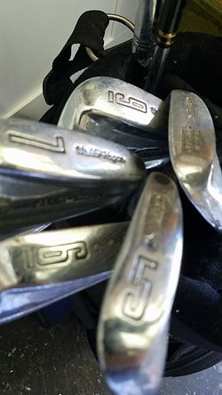 Golf clubs misc 14 clubs Walter Hagen with bag