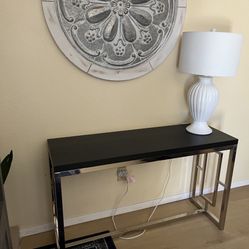 Sturdy Side Table Like New