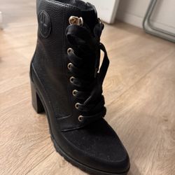 Black Trendy Boot 
