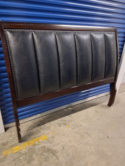 King size bed and dresser used