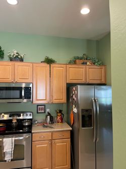 8x Decorative Faux Plants & Baskets Bundle – Perfect Cabinet Toppers!
