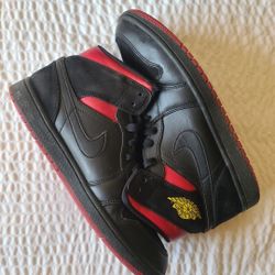 Nike Air Jordan 1 Mid LAST SHOT Black Red Yellow Bred