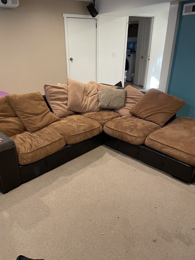 Lshaped Sofa With Chaise Lounge for Sale in Kirkland, WA OfferUp