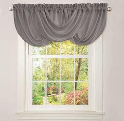 Lush Decor Lucia Valance Curtain, 42"x18" Gray