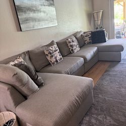 Gray  Bassett  Sectional Sofa