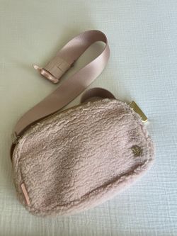 Lululemon Everywhere Plush Fleece Belt Bag