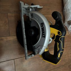 Dewalt Circular Saw  20v