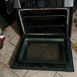800 series self cleaning oven  made by bosch