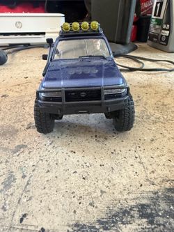 Mini rock crawler