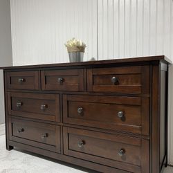 Dresser, Cajonera