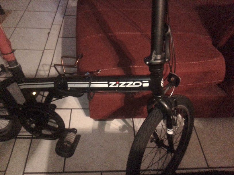 $300. Obo,,,Zizzo Fold Bike 7 Speed Need Gone 