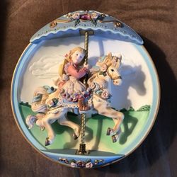 BRADFORD EXCHANGE MUSICAL CAROUSEL DAYDREAMS “SWEPT AWAY” 1994