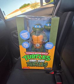 TMNT NECA Giant-Sized Turtles 1/4 scale 15" Leonardo, NEW!