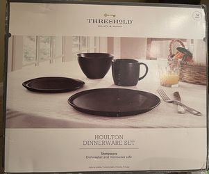 New Houlton Stoneware Dinnerware Set (no bowls)